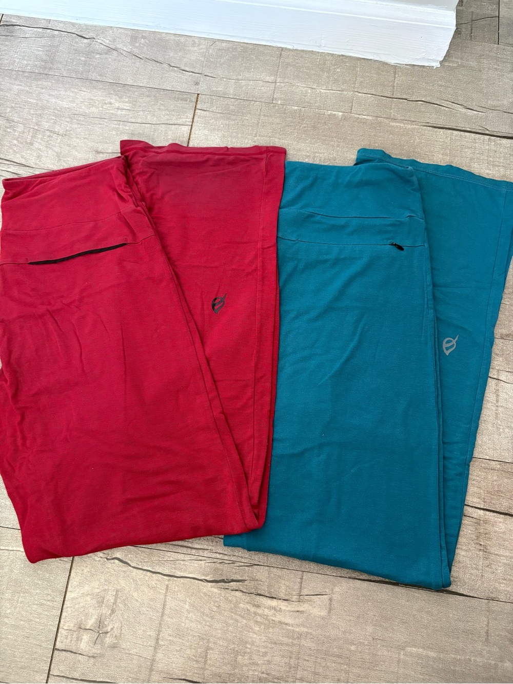 P'tula Women's Brandi Pants in Teal and Red